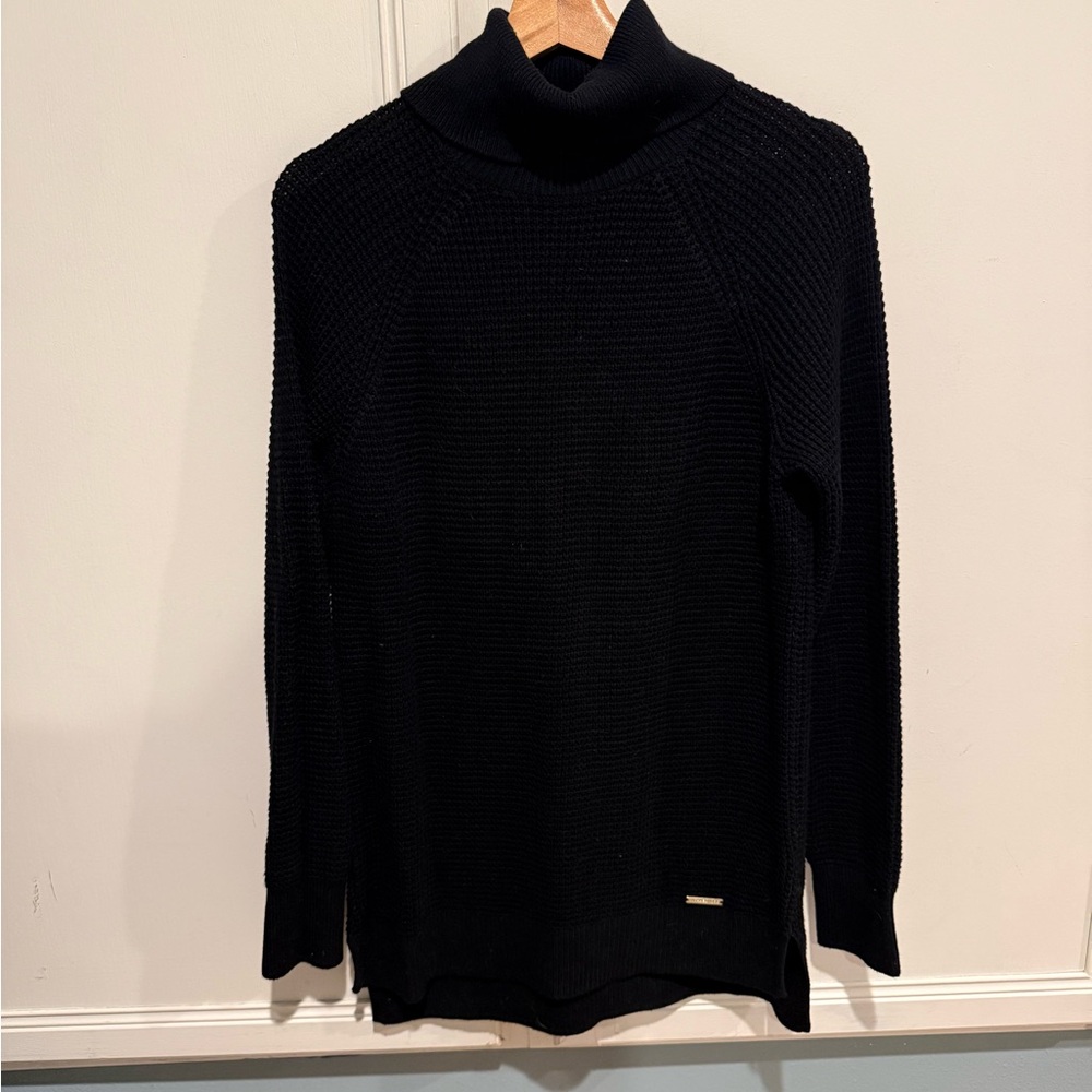 MICHAEL KORS Classic Black Turtleneck Sweater
